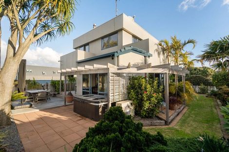 Photo of property in 345a Oceanbeach Road, Mount Maunganui, 3116