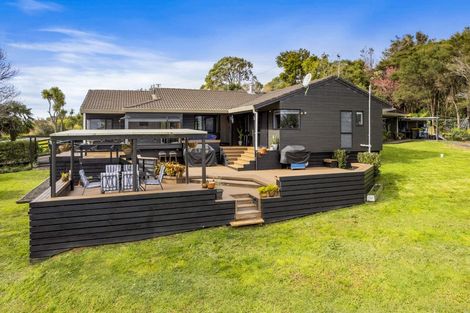 Photo of property in 231 Kaipara Road, Papakura, 2582