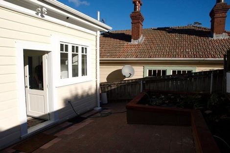 Photo of property in 2 Manley Terrace, Newtown, Wellington, 6021