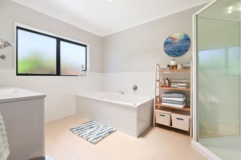 Photo of property in 3 Kenneth Place, Rototuna, Hamilton, 3210