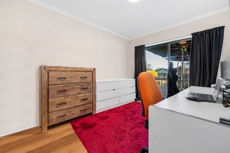 Photo of property in 16 Castlehill Court, Wattle Downs, Auckland, 2103