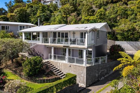 Photo of property in 29 Seaview Crescent, Picton, 7220