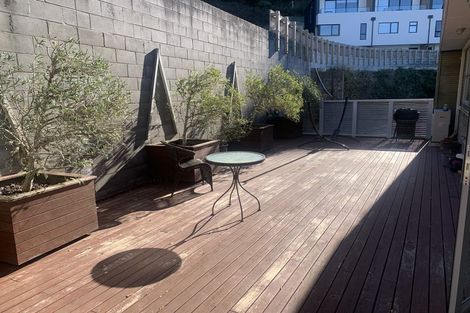 Photo of property in 56 Tiketike Way, Brooklyn, Wellington, 6021