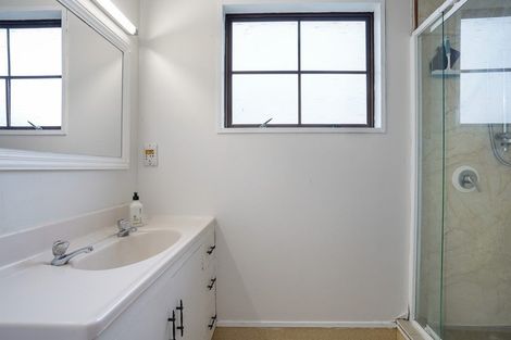 Photo of property in 6 Centennial Drive, Hokowhitu, Palmerston North, 4410