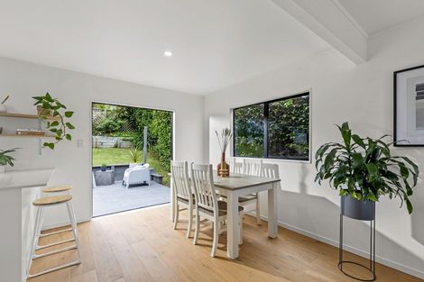 Photo of property in 2/56 Glencoe Road, Browns Bay, Auckland, 0630