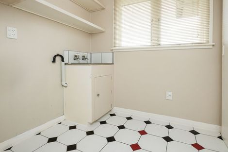 Photo of property in 1 Woodstock Place, Hokowhitu, Palmerston North, 4410