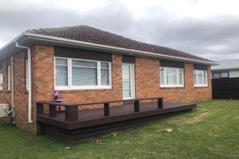 Photo of property in 3166 Great North Road, New Lynn, Auckland, 0600