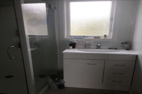 Photo of property in 47 Yeovil Road, Te Atatu Peninsula, Auckland, 0610