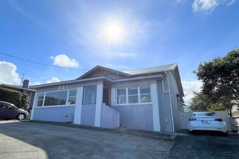 Photo of property in 2/221 Onewa Road, Birkenhead, Auckland, 0626