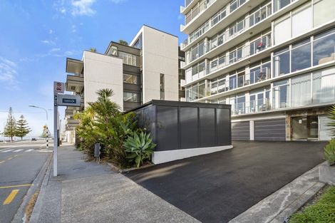 Photo of property in Dorchester Apartments, 144 Oriental Parade, Oriental Bay, Wellington, 6011