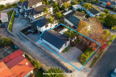 Photo of property in 60a Reelick Avenue, Pakuranga Heights, Auckland, 2010