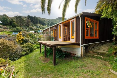 Photo of property in 24 Selwyn Road, Lyttelton, 8082