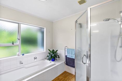 Photo of property in 108a Wairau Road, Oakura, 4314