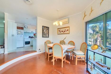 Photo of property in 33 Rangeview Road, Sunnyvale, Auckland, 0612