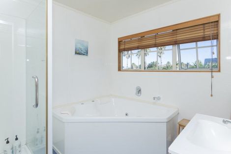 Photo of property in 21 Ocean Park, Wainui, Gisborne, 4010