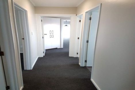 Photo of property in 129 Riverpark Crescent, Henderson, Auckland, 0610