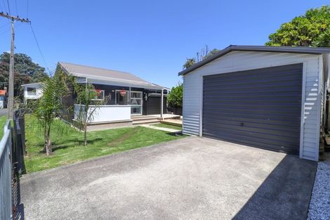 Photo of property in 6 Aputa Avenue, Te Puru, Thames, 3575