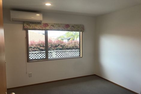 Photo of property in 3/2 East Coast Road, Milford, Auckland, 0620