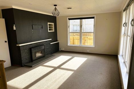 Photo of property in 19 Miro Street, Merrilands, New Plymouth, 4312