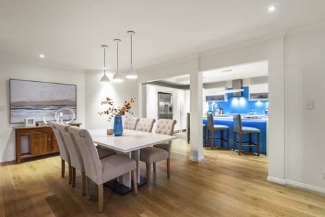 Photo of property in 12 English Oak Drive, Schnapper Rock, Auckland, 0632