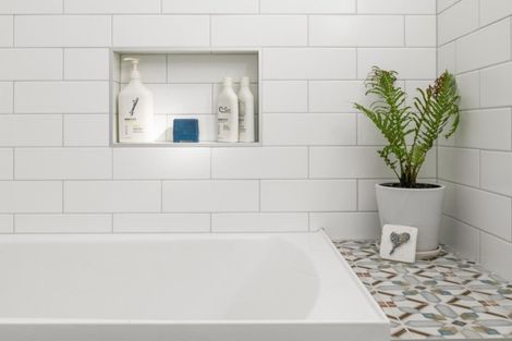 Photo of property in 27 Warwick Place, Brookfield, Tauranga, 3110