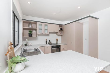 Photo of property in 2/10 Pohutukawa Street, Woburn, Lower Hutt, 5010