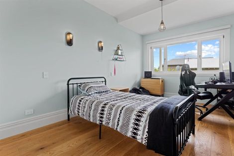 Photo of property in 156 Hackthorne Road, Cashmere, Christchurch, 8022