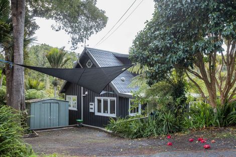 Photo of property in 33 Tainui Road, Titirangi, Auckland, 0604