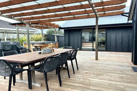 Photo of property in 11 Hamon Place, Pukehangi, Rotorua, 3015