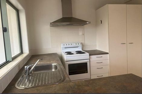 Photo of property in 2/5 Kilham Avenue, Northcote, Auckland, 0627