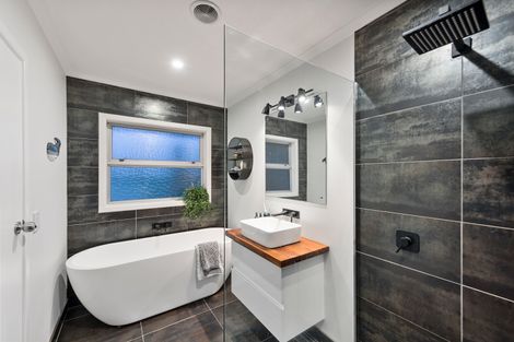 Photo of property in 36 Acacia Crescent, Glenview, Hamilton, 3206