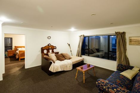 Photo of property in 350 Aokautere Drive, Aokautere, Palmerston North, 4471