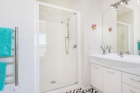 Photo of property in 7d Marjory Close, Broadmeadows, Wellington, 6035