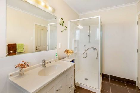 Photo of property in 11 Cleveland Heights, Kelvin Grove, Palmerston North, 4414