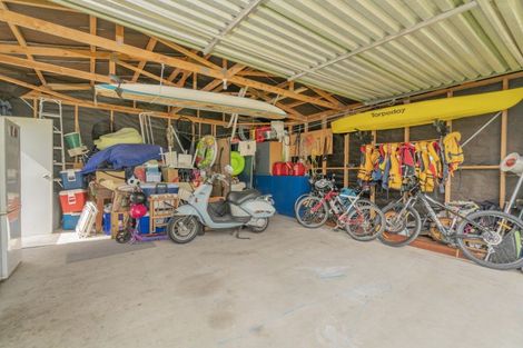 Photo of property in 23 Hawk Hill Crescent, Cooks Beach, Whitianga, 3591