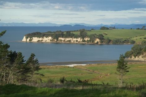 Photo of property in 30 Taha Puke Road, Okura Bush, Silverdale, 0794