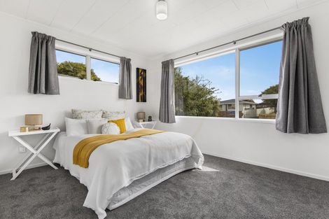 Photo of property in 22 Arnwood Street, Manurewa, Auckland, 2102