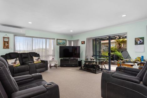 Photo of property in 25 Village Park Drive, Welcome Bay, Tauranga, 3112