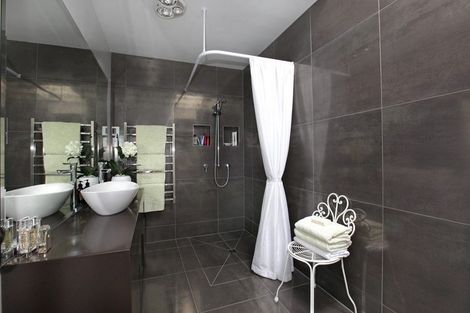 Photo of property in 1/1 Saratoga Avenue, Herne Bay, Auckland, 1011