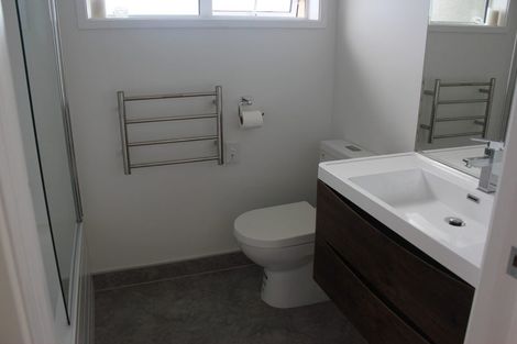 Photo of property in 10 Fordham Street, Beach Haven, Auckland, 0626