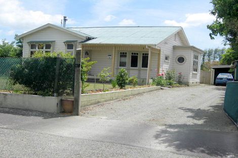 Photo of property in 14 Cambridge Street, Pahiatua, 4910
