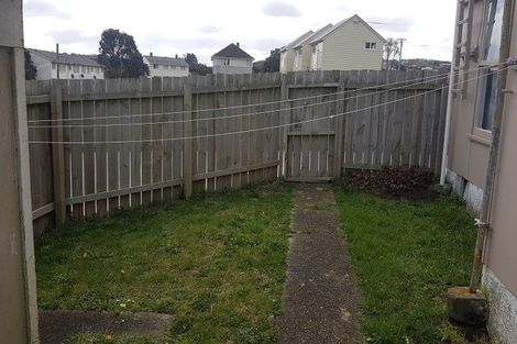 Photo of property in 5-7 Hazard Grove, Cannons Creek, Porirua, 5024