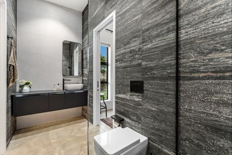 Photo of property in 72 Point Wells Road, Point Wells, 0986