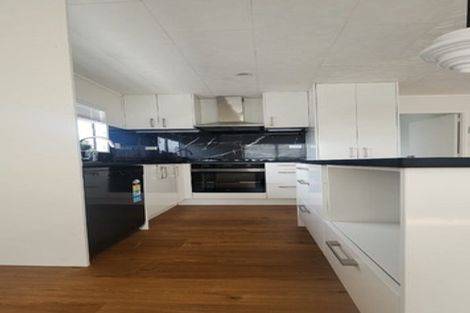 Photo of property in 14 Riserra Drive, Ranui, Auckland, 0612