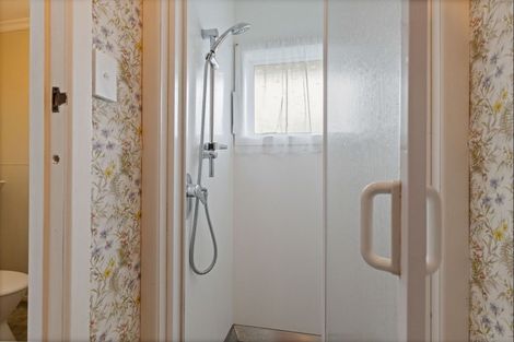 Photo of property in 6c Fairview Place, Westown, New Plymouth, 4310