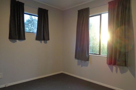 Photo of property in 2/13 Craigbank Avenue, New Lynn, Auckland, 0600