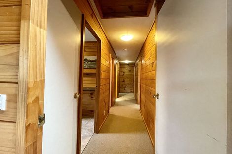 Photo of property in 25 Emlyn Place, Torbay, Auckland, 0630