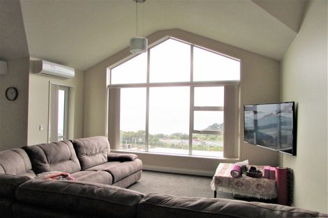 Photo of property in 20 Cameron Street, Kaiwharawhara, Wellington, 6035