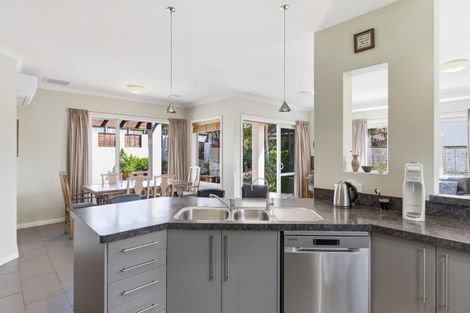 Photo of property in 10 Metzenthin Close, Raumati South, Paraparaumu, 5032