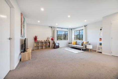 Photo of property in 25 Tautoru Avenue, Orewa, 0931